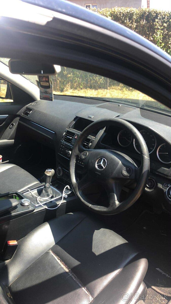 Dovoz GB Mercedes-Benz
