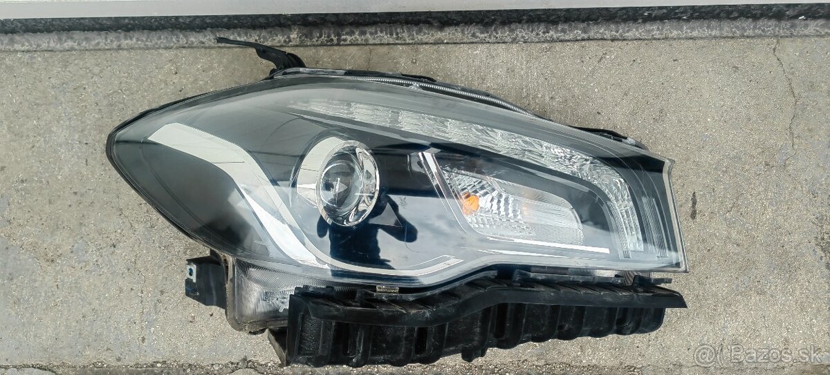 Svetlo prave suzuki sx4 s-cross