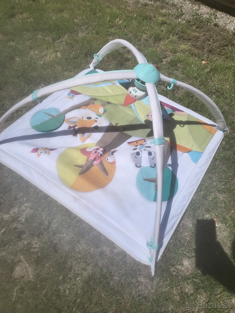 Hracia podložka s hrazdičkami