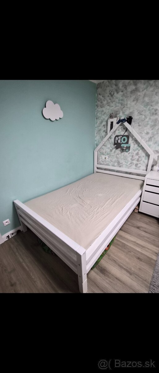 Postel domček 120x200