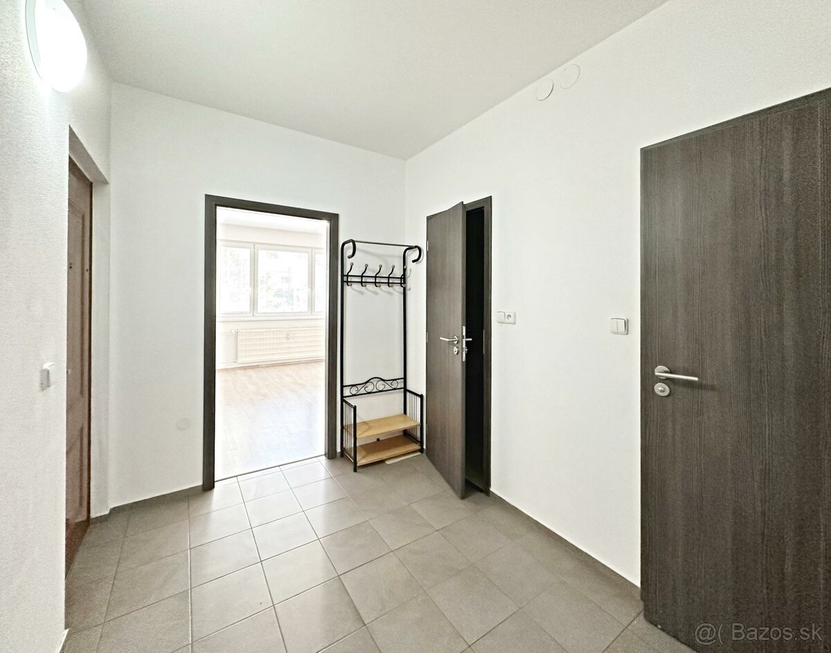 Moderný 2 izbový byt v peknom prostredí mesta Nová Baňa