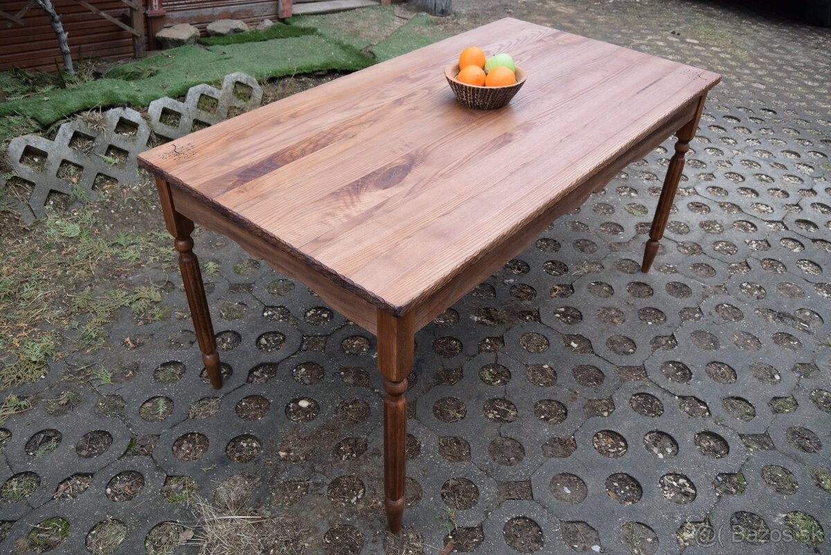 Drevený stôl ( jaseň, buk ), odtieň orech