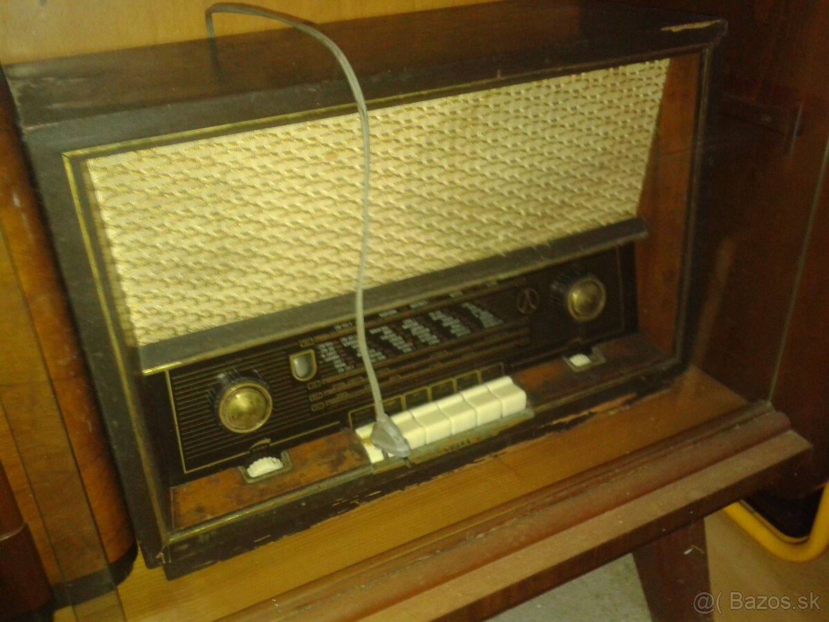 Predám historické rádio Tesla 522A "Rondo"