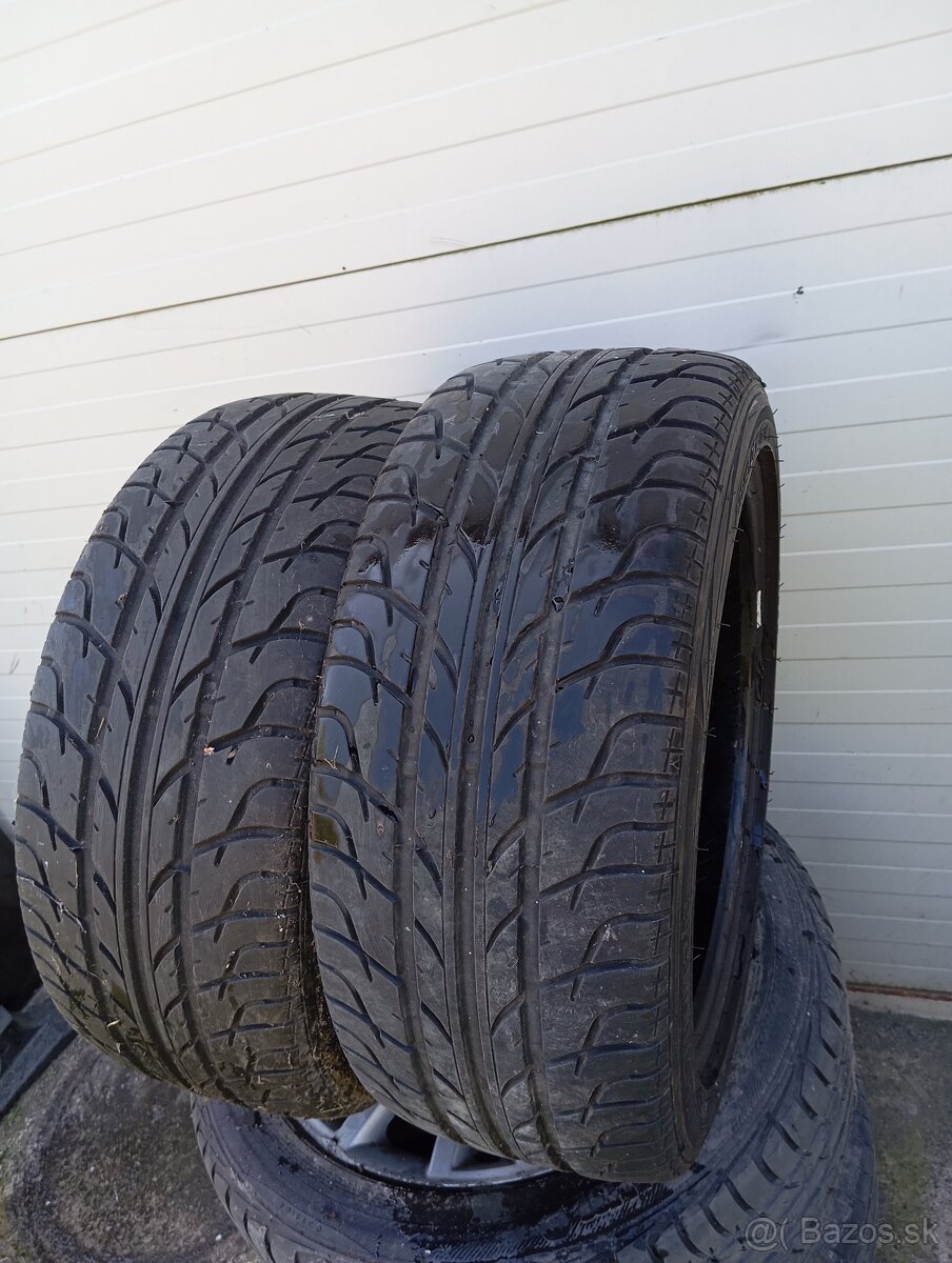 205/45 R16