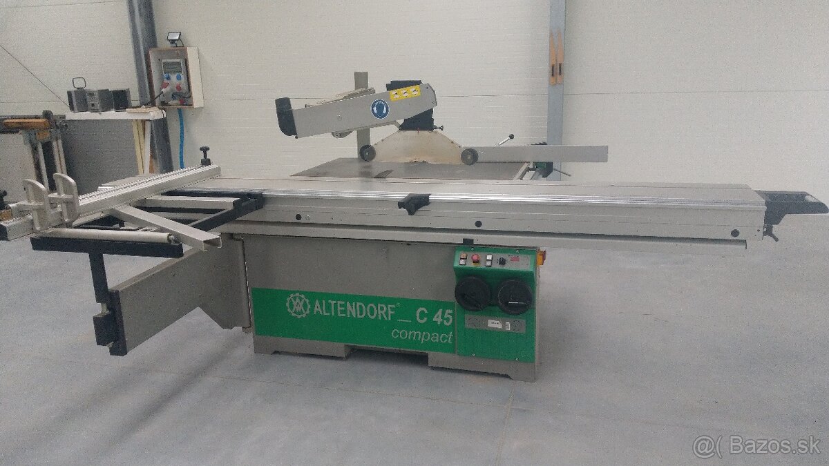 Altendorf C45 Kompaktná posuvná stolová píla s predrezovacou