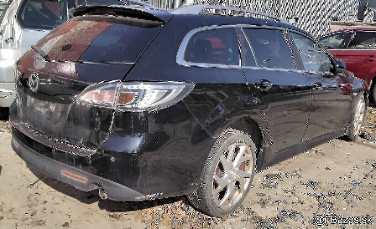 Mazda 6 2.2 D 2011 Predám MOTOR, DVERE, SVETLO ZADNÉ, TRYSKY