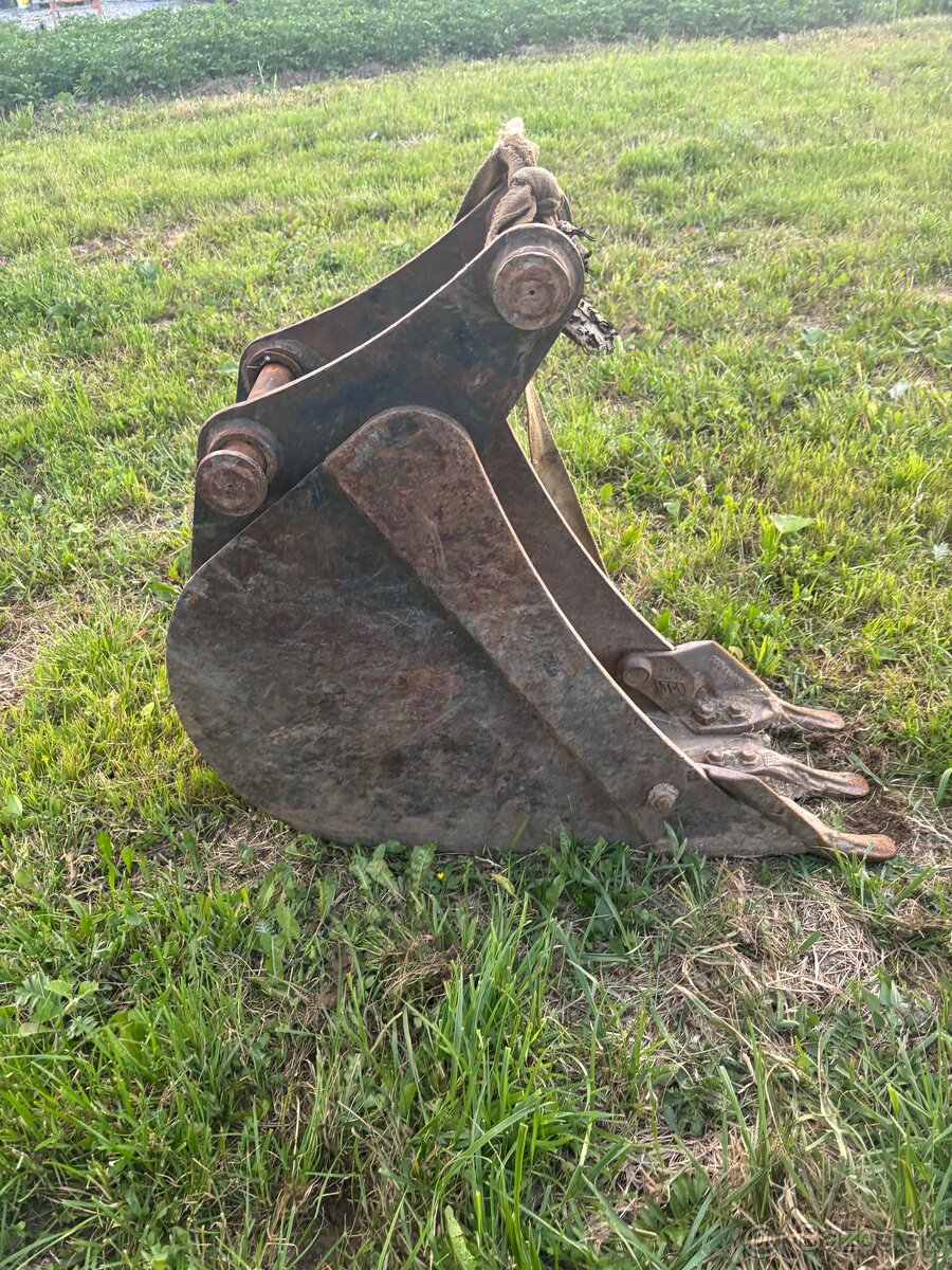 Predam lyžicu jcb
