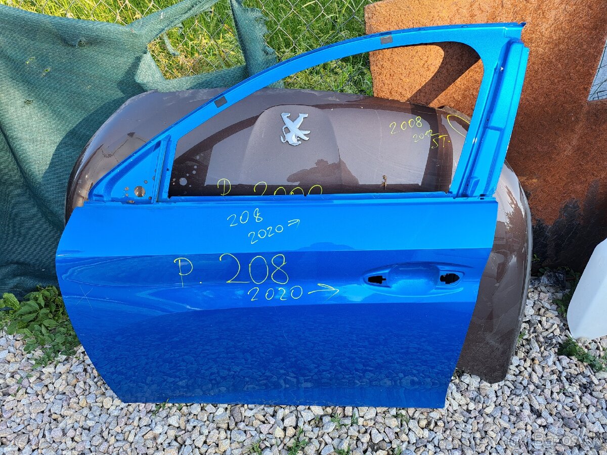 Peugeot bočné dvere.