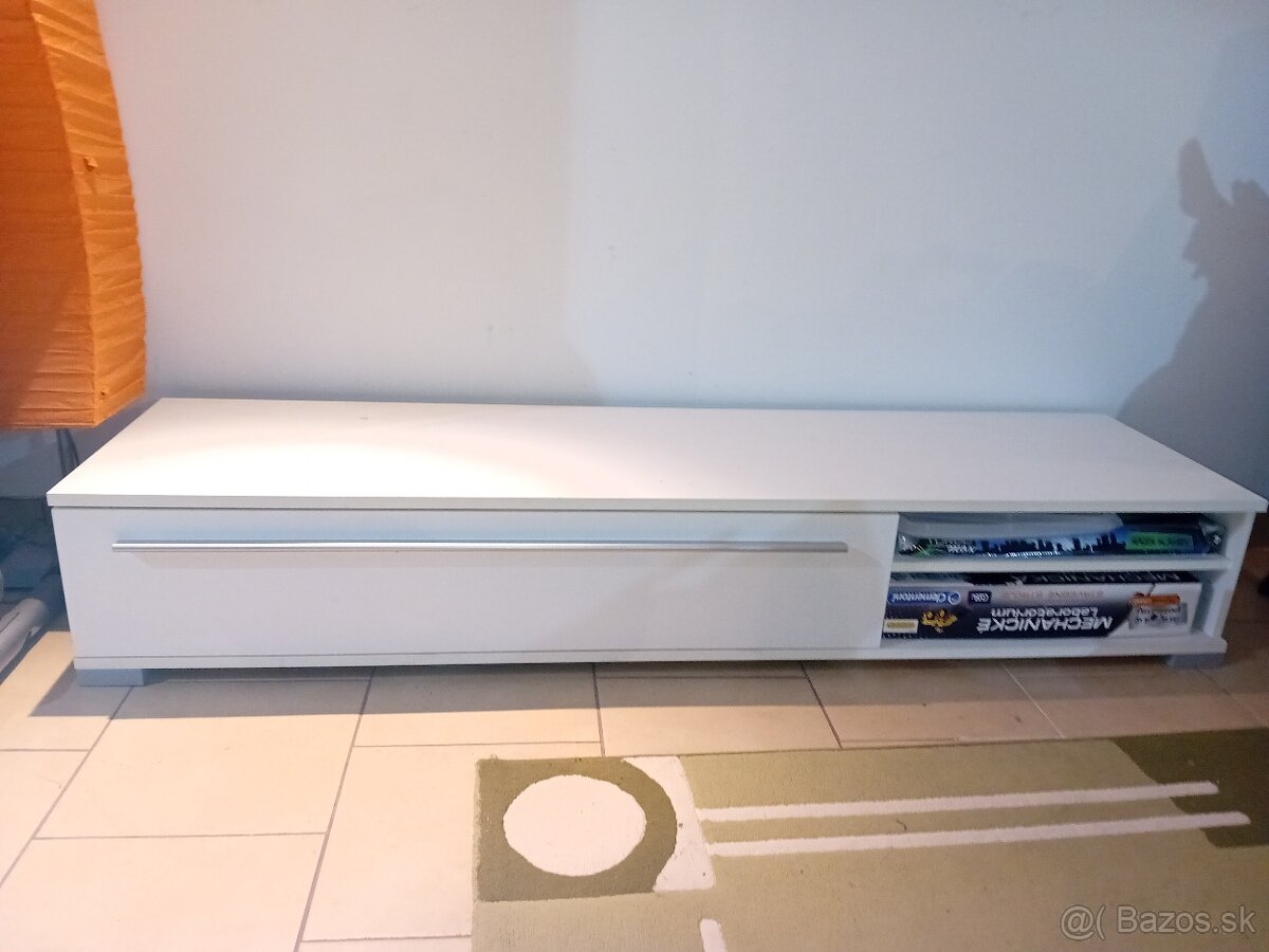 Predám biely stôl pod TV.