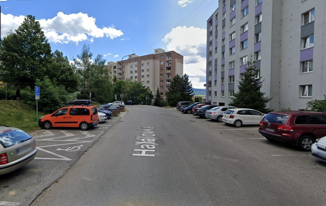 PREDAJ komplet prerobený 4 izbový byt Trenčín, Halalovka.