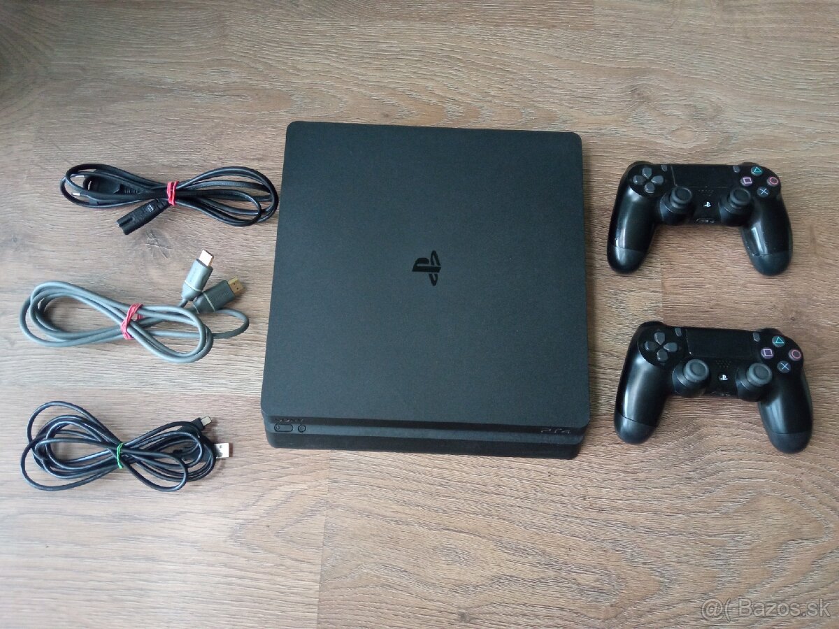 PS4 Slim 1TB - 2 ovládače