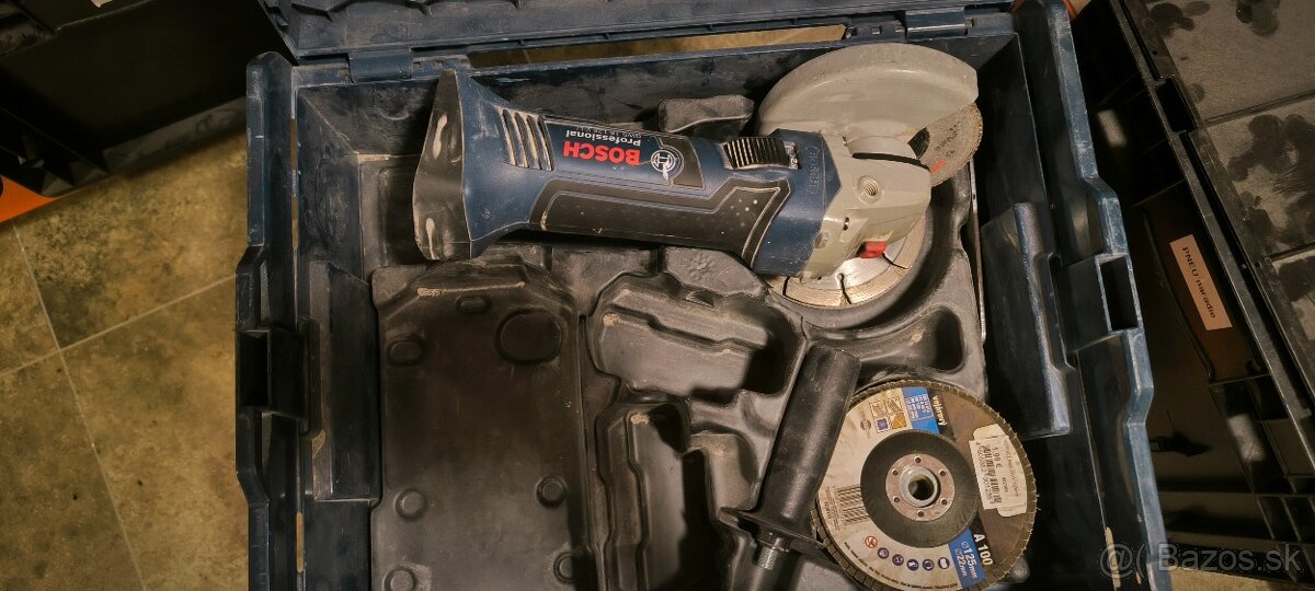 Uhlová brúska AKU BOSCH