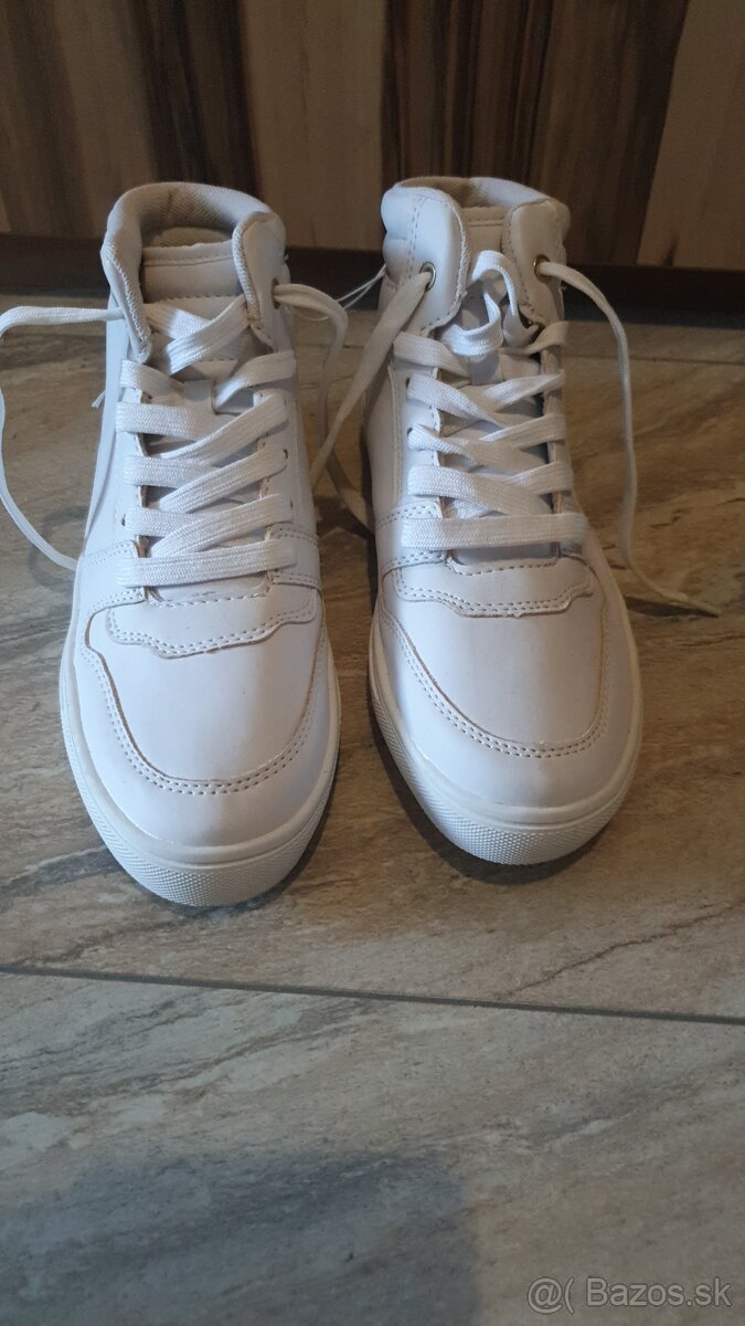 Biele tenisky - velkost 37