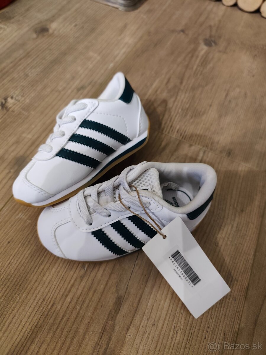 č.22 Nové detské botasky Adidas biele
