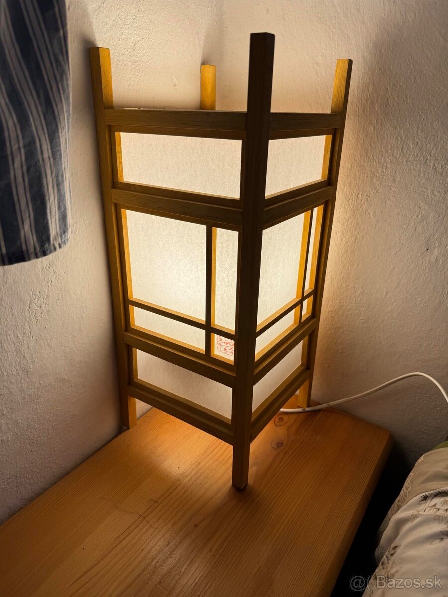 Japonská ručne vyrobená lampa
