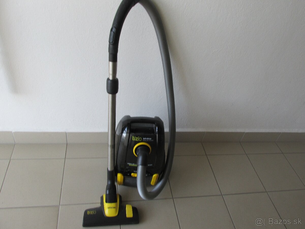 vysavač sencor svc 8yl