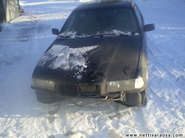 bmw rozpredaj na suciastky e36 m40 r.v.91,naraznik uz predan