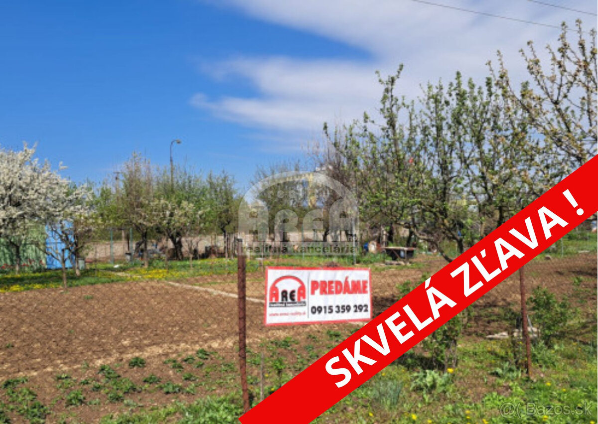 Krásna záhradka na Továrenskej ulici v Michalovciach