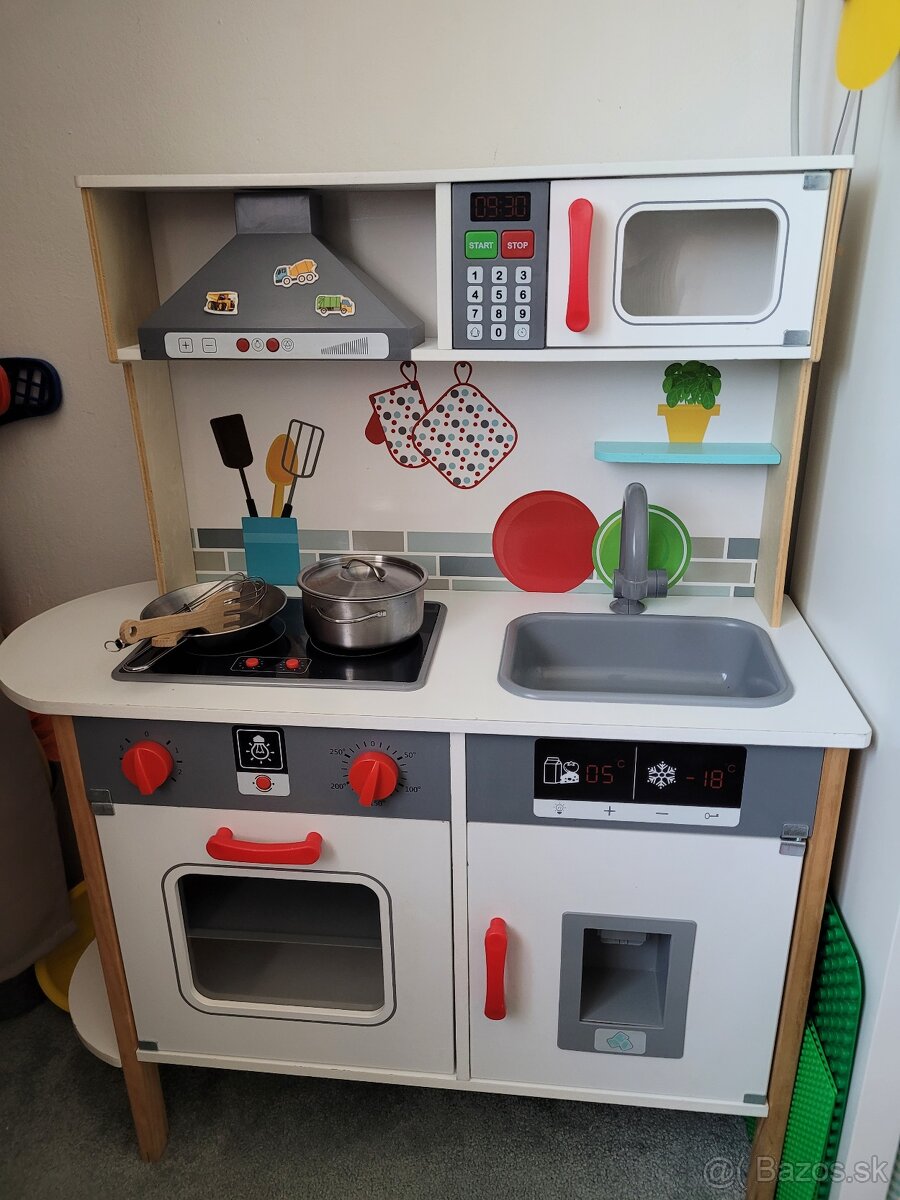 Drevená kuchynka Lidl