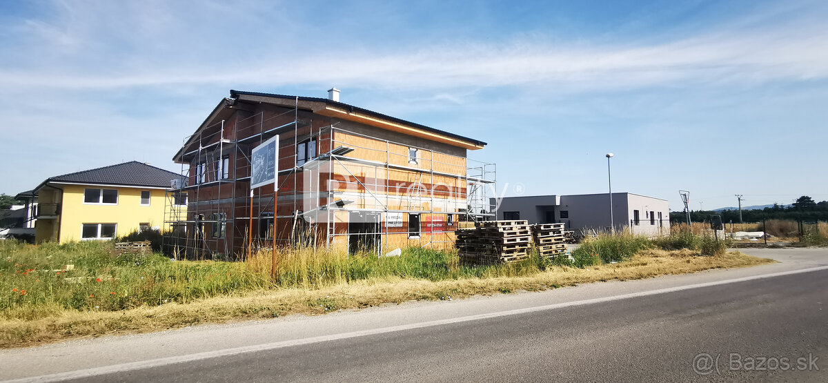 Nový 4 izb. rodinný dom / Banka SPA Piešťany