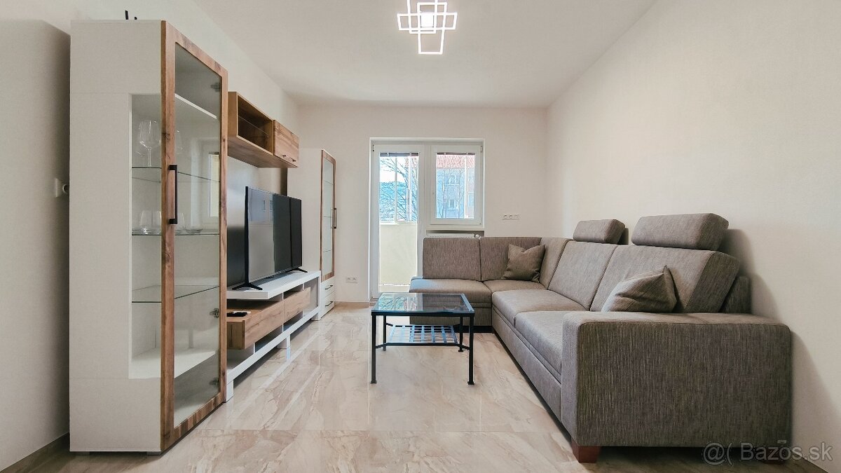 Novozrekonštruovaný, nadštandardne zariadený 2i byt v centre