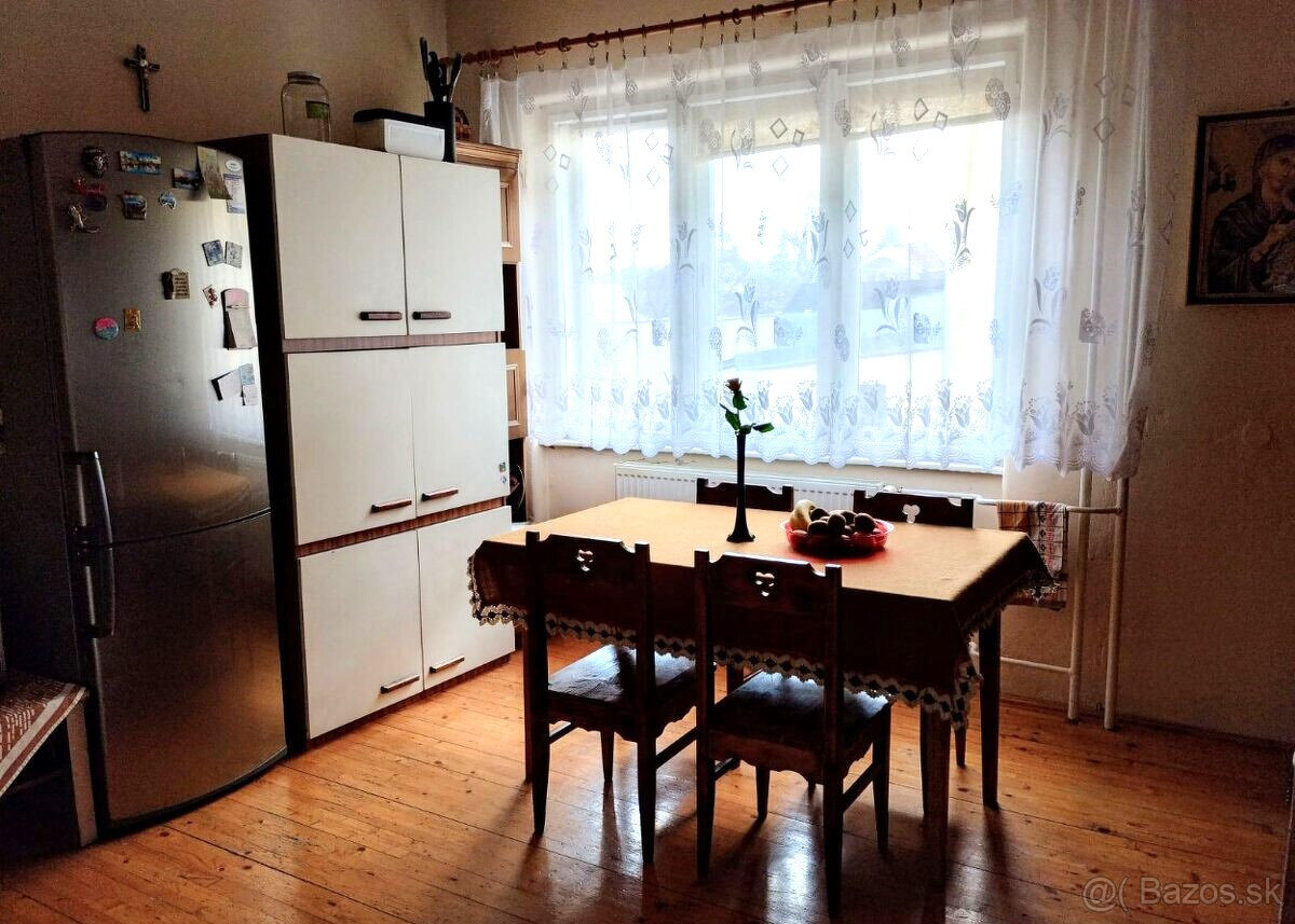 VIACGENERAČNÝ RODINNÝ DOM S MOŽNOSŤOU PODNIKANIA - KEŽMAROK