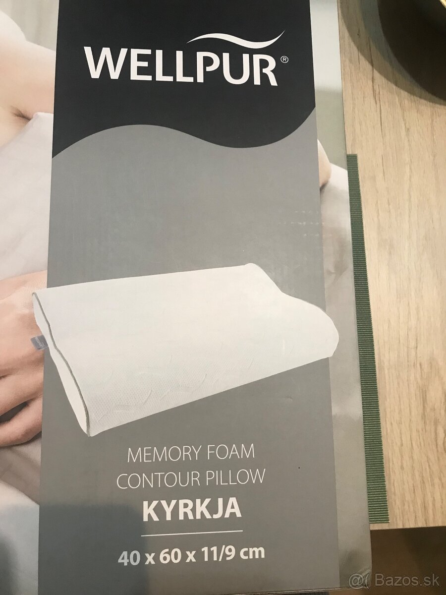 Vankus z pamatovej peny novy