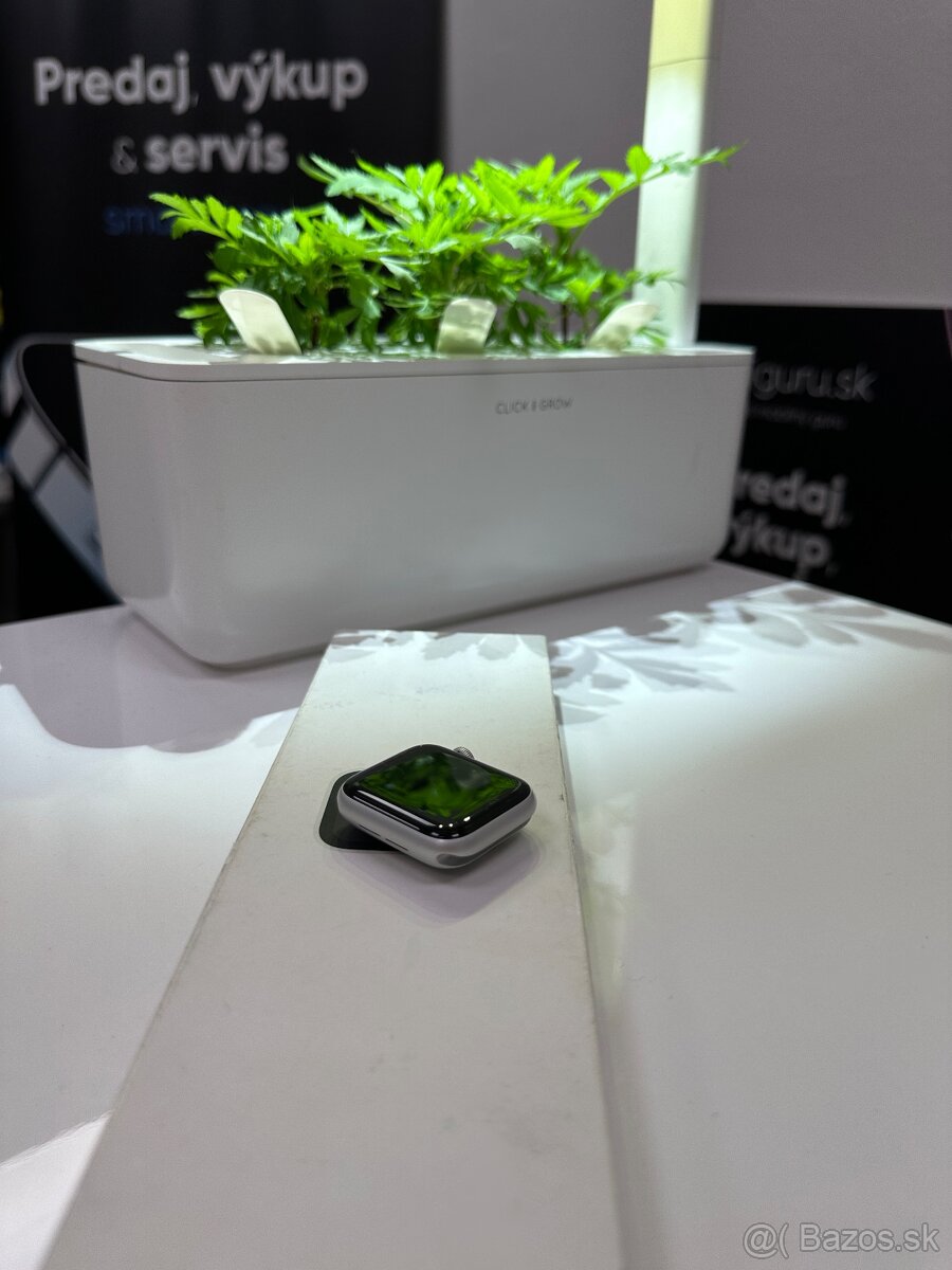 Apple Watch SE 2.GEN 40mm.Starlinght