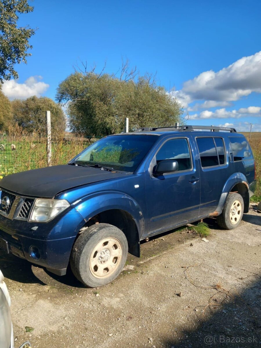 Rozpredám Nissan pathfinder