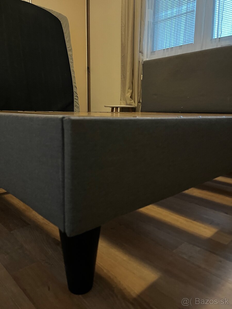 Čalúnený ram postele IKEA