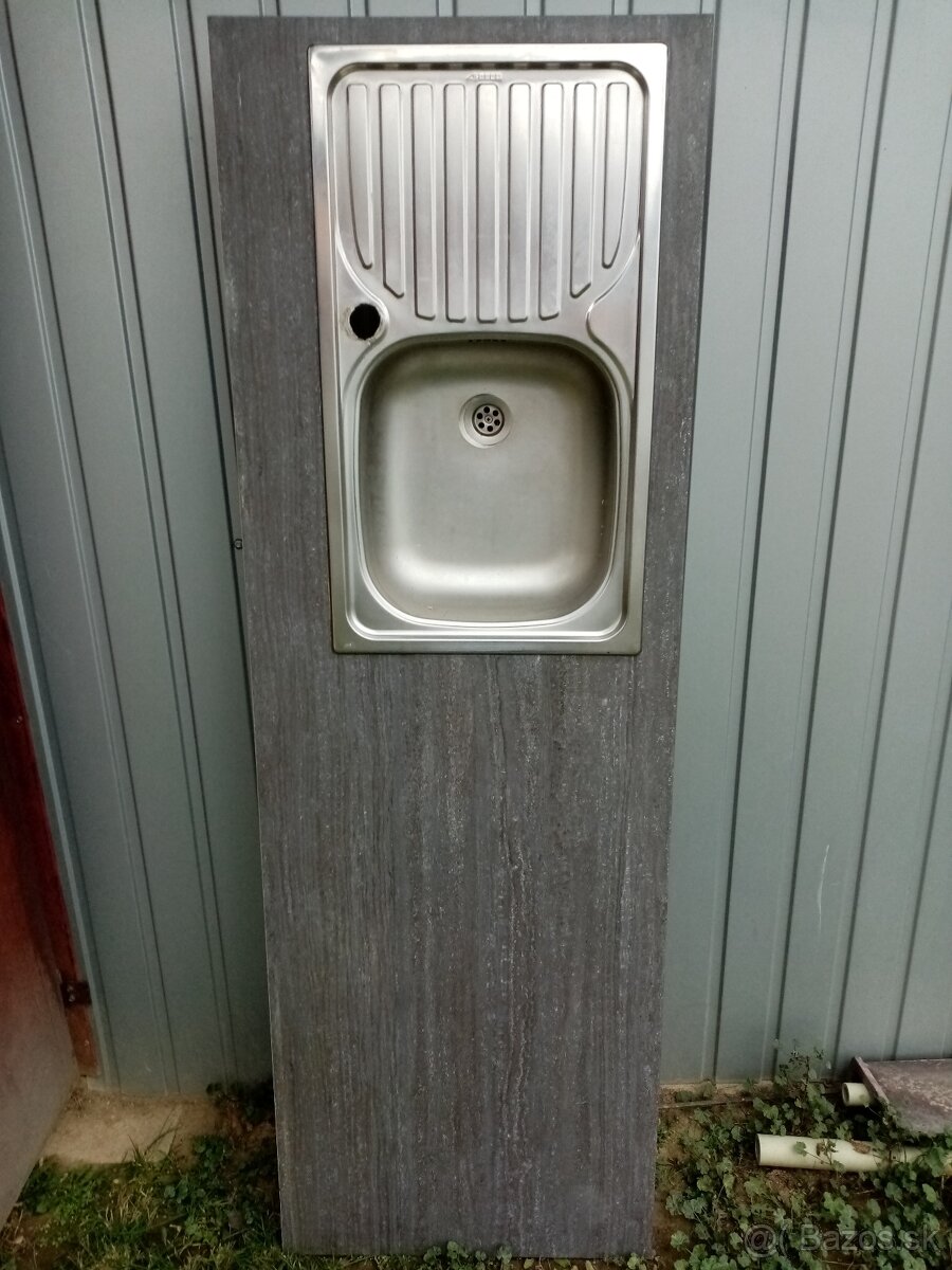 Pracovna doska na kuchynsku linku s drezom