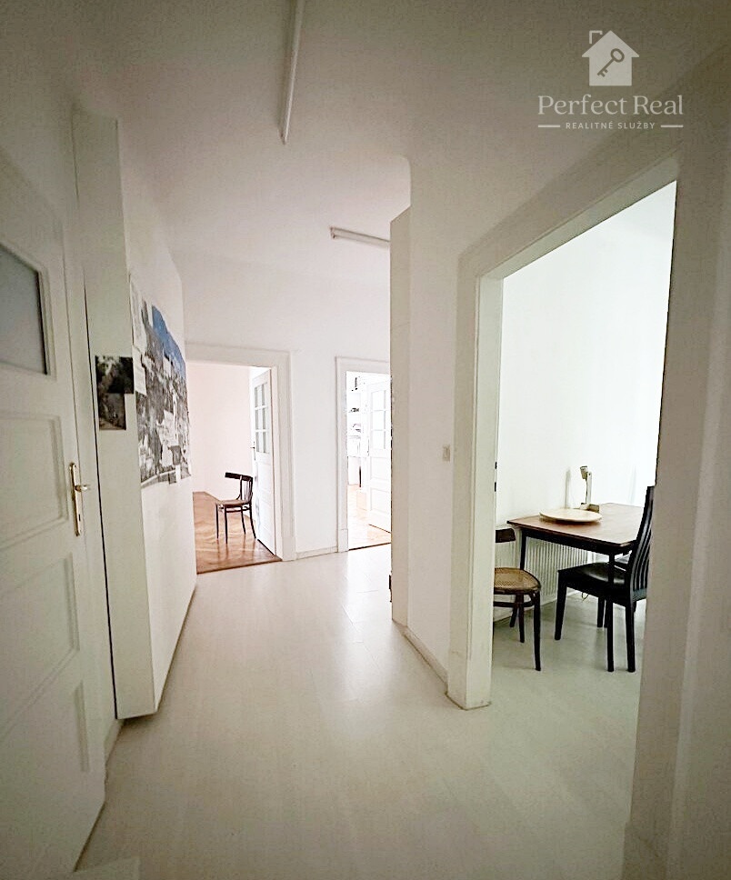 Na predaj: Priestranný 3,5-izbový byt - Palisády, Bratislava