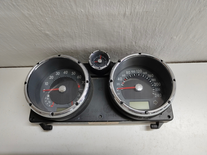 Tachometer VW Polo 6E0920800B 40€