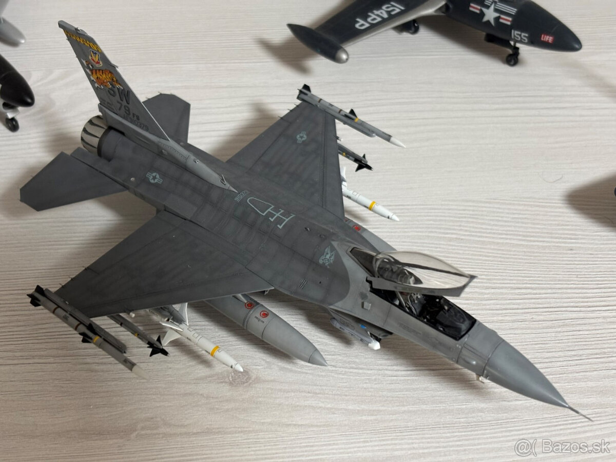 Postavený model F-16 Falcon 1:72