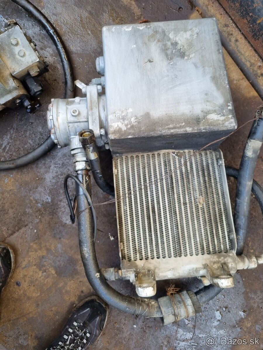 Predám olejový chladič na Tatru 815