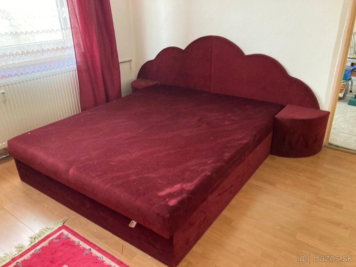 Manželská vyklápacia posteľ