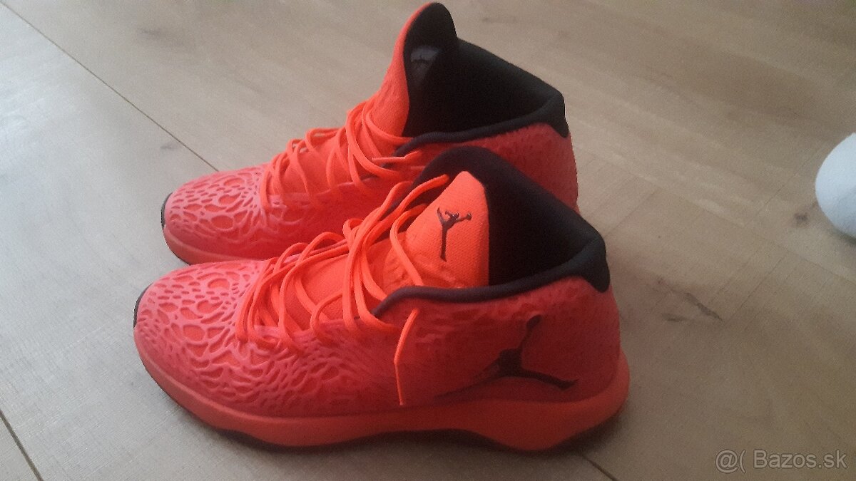 Nike Air Jordan Obuv Orange 47,5 EU
