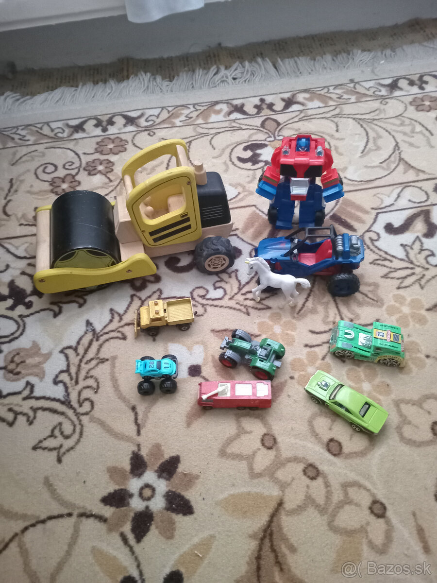 Predám rôzne hračky autíčka za symbolickú cenu