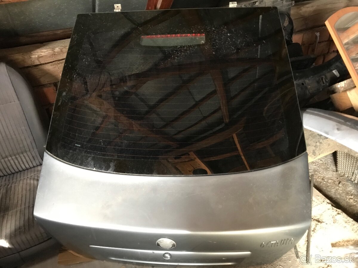 Zadný kufor škoda octavia 1