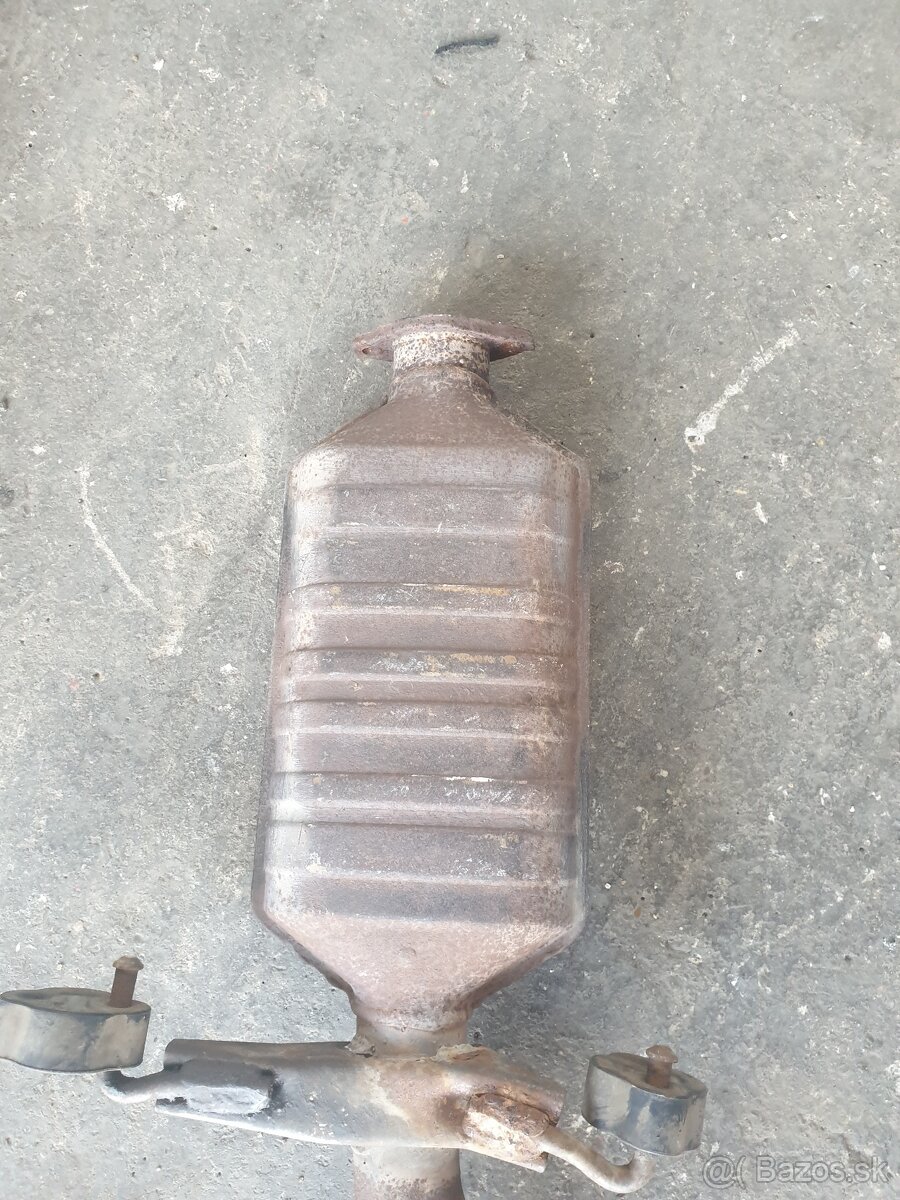 Predam katalyzator Kia Sephia 1,6 benzin