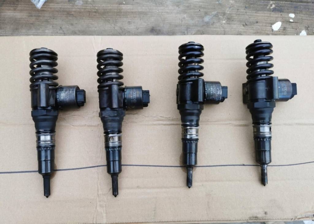 Trysky vstrekovace 2 0tdi 038130073g bkd blb bre azv