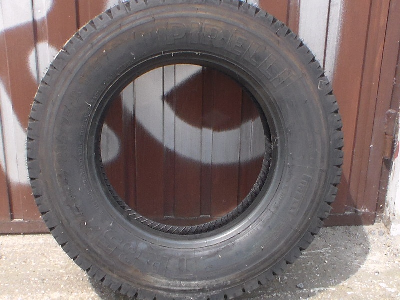 Nákladné pneu PIRELLI 215/75R 17,5