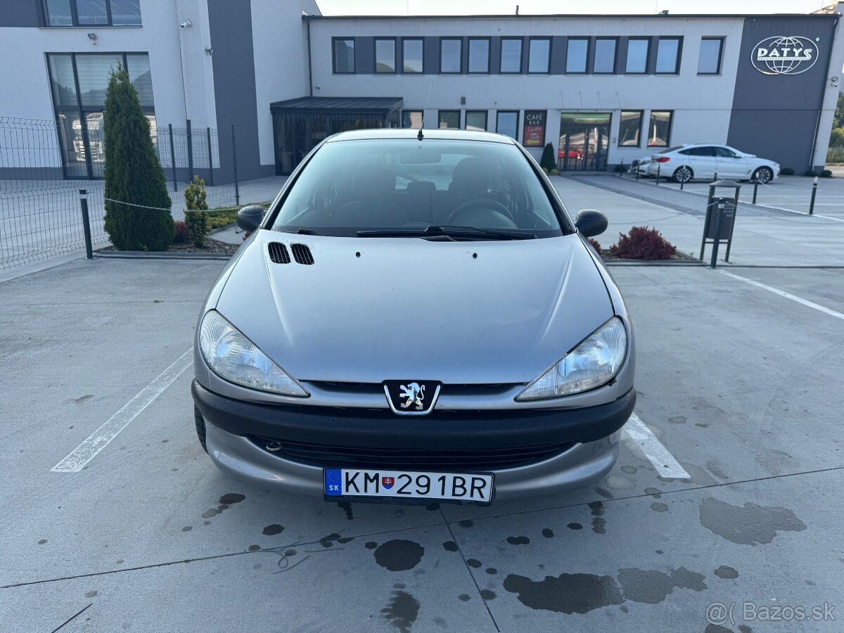 Peugeot 206 1.1 benzín