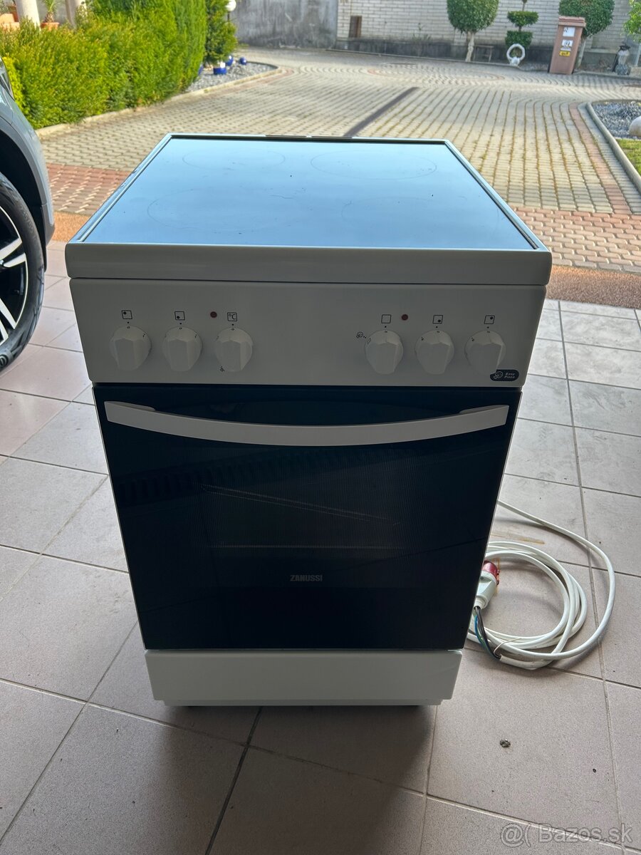 Sporák zanussi zcv550k1wa