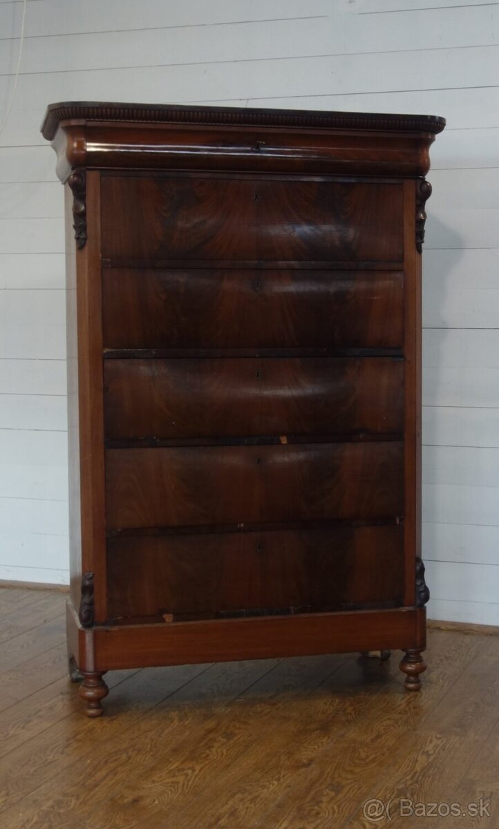 Sekretár ” Biedermeier ” ( 75 ).