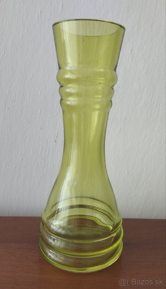 Sklenená váza