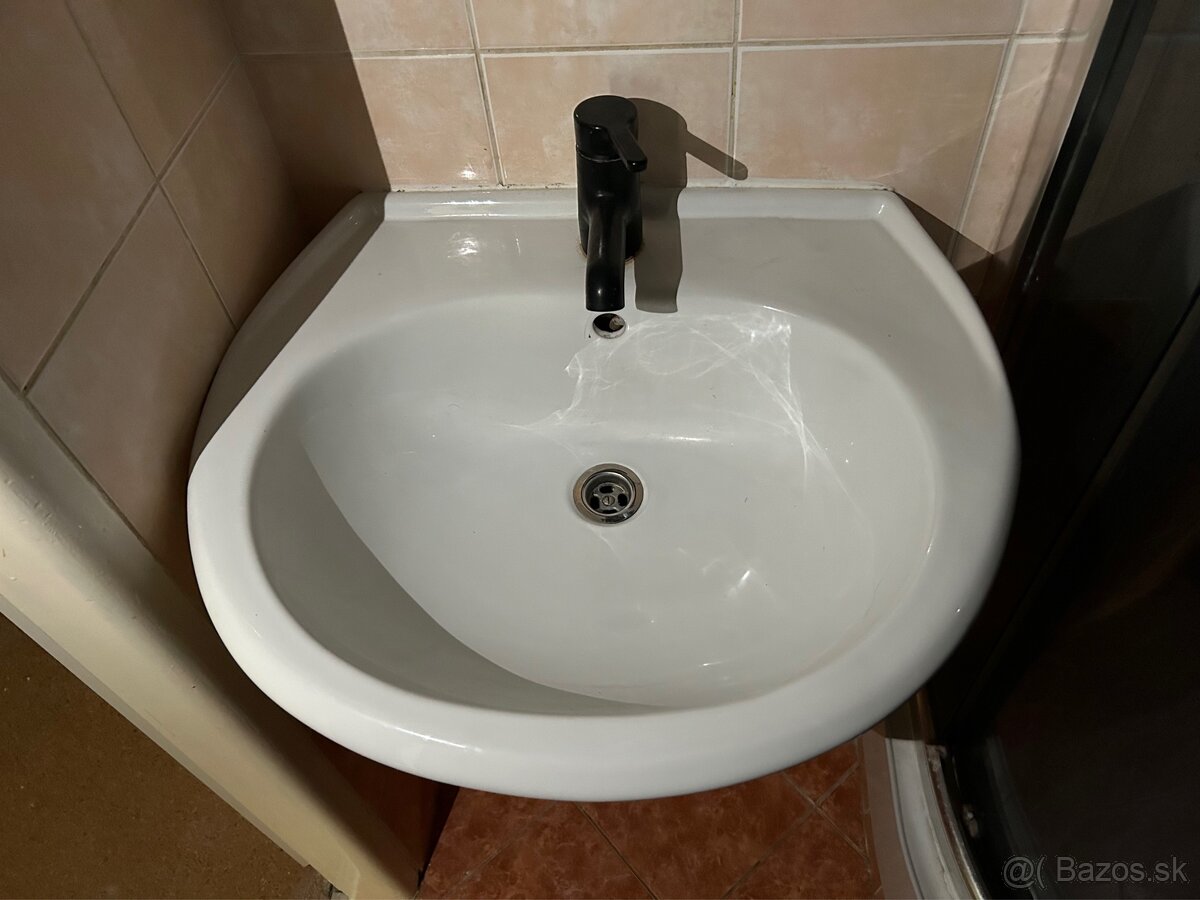 Umyvadlo pouzivane