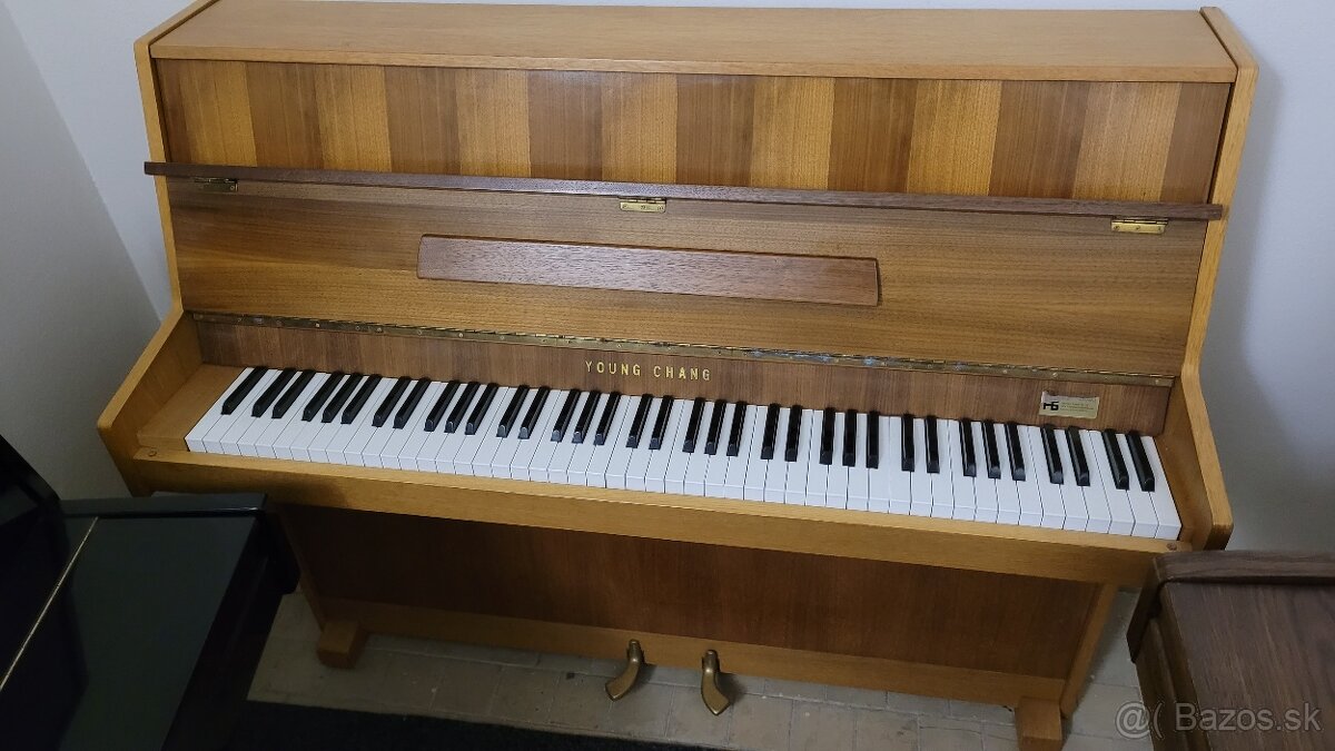 Klavir - pianino Young Chang (Korea)