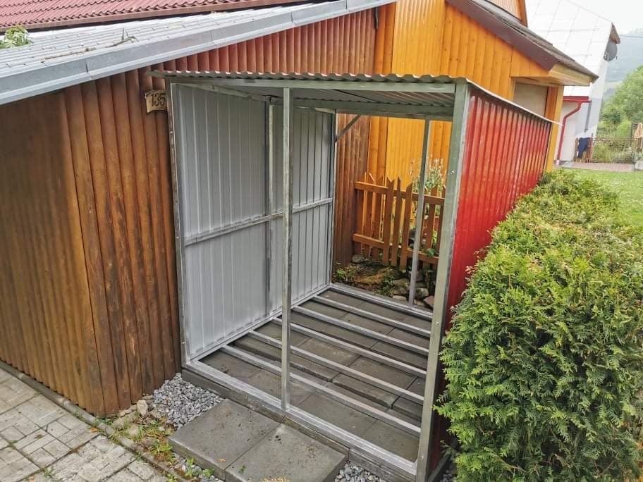 Prístrešok na palivové drevo 3x1,2m RAL3011 višňa