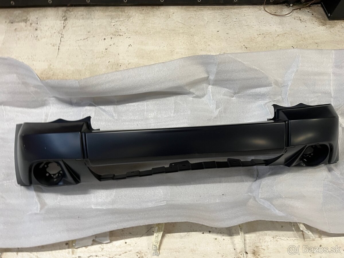 Jeep Grand Cherokee WK/WH predny naraznik